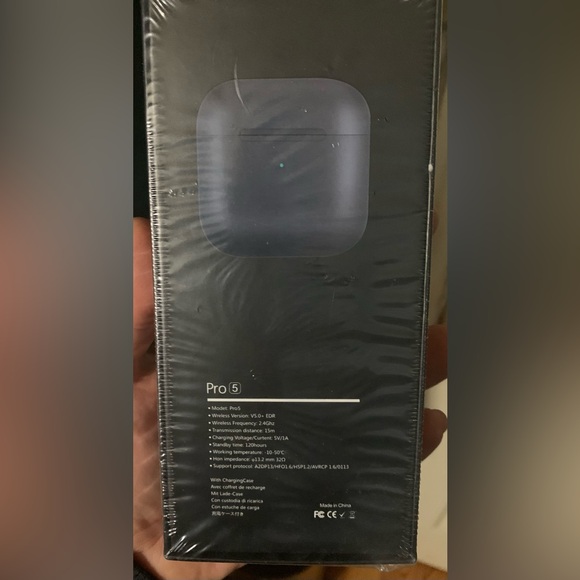 Wireless Earbuds / Headphones - Picture 2 of 3